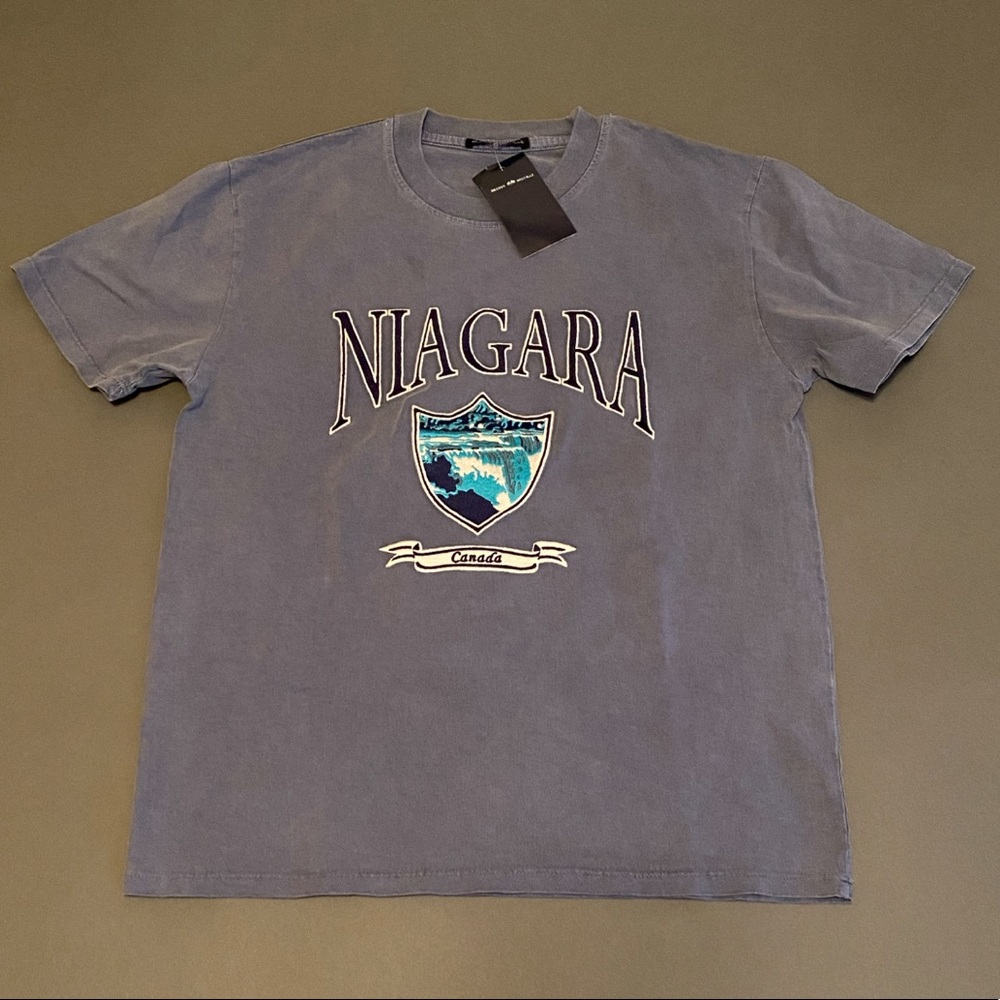 BRANDY MELVILLE RARE NIAGRA EMBROIDERED TEE